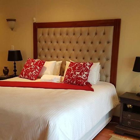 Lily White Guest House Centurion Bagian luar foto