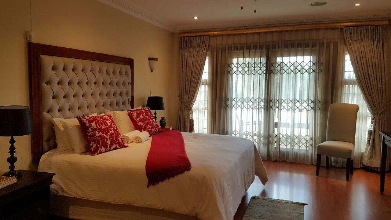Lily White Guest House Centurion Bagian luar foto